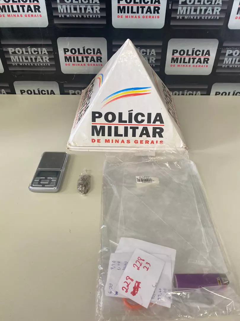 Denúncia anônima leva Policia Militar a fechar 